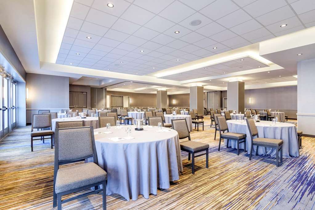 cambria hotel pittsburgh downtown