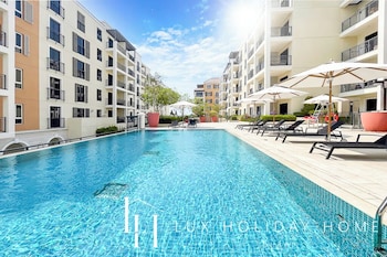 Lux The Elegant Sea View Suite,,4 star