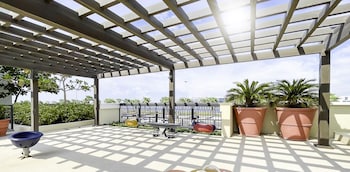 Lux The Elegant Sea View Suite,,4 star