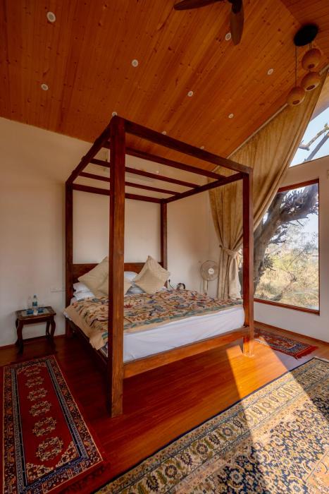 nigeen vista lakeside chalet