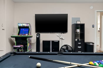 Solace In South Austin - Game Room,6729 Broad Brook Dr,3 star