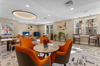 4211 Suites,,5 star