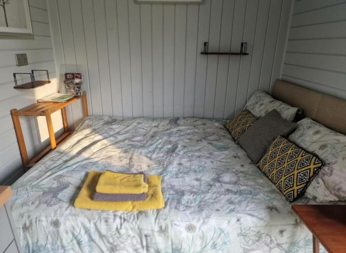 glan yr afon un relax recuperate enjoy