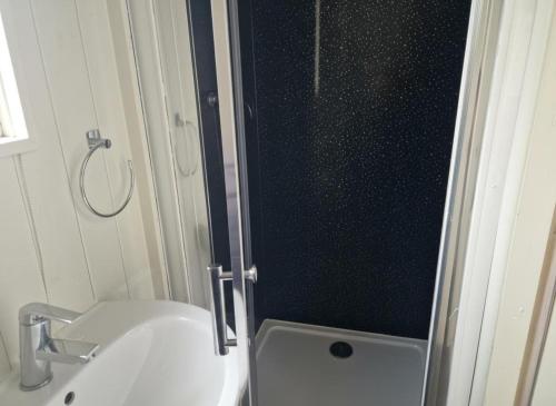 glan yr afon un relax recuperate enjoy