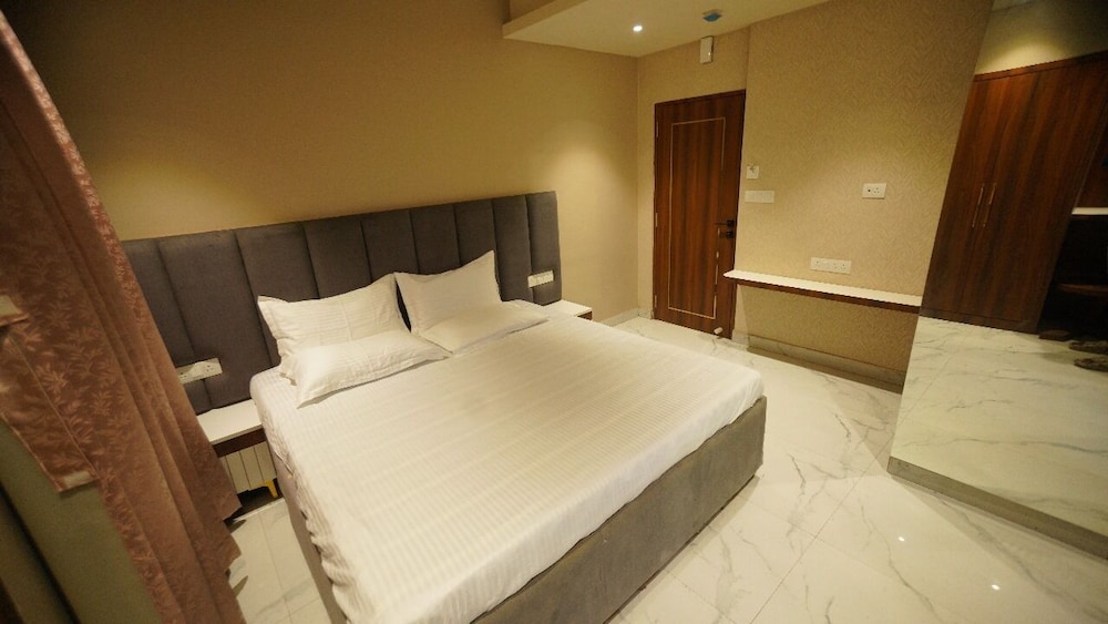 the universe hotels and banquets