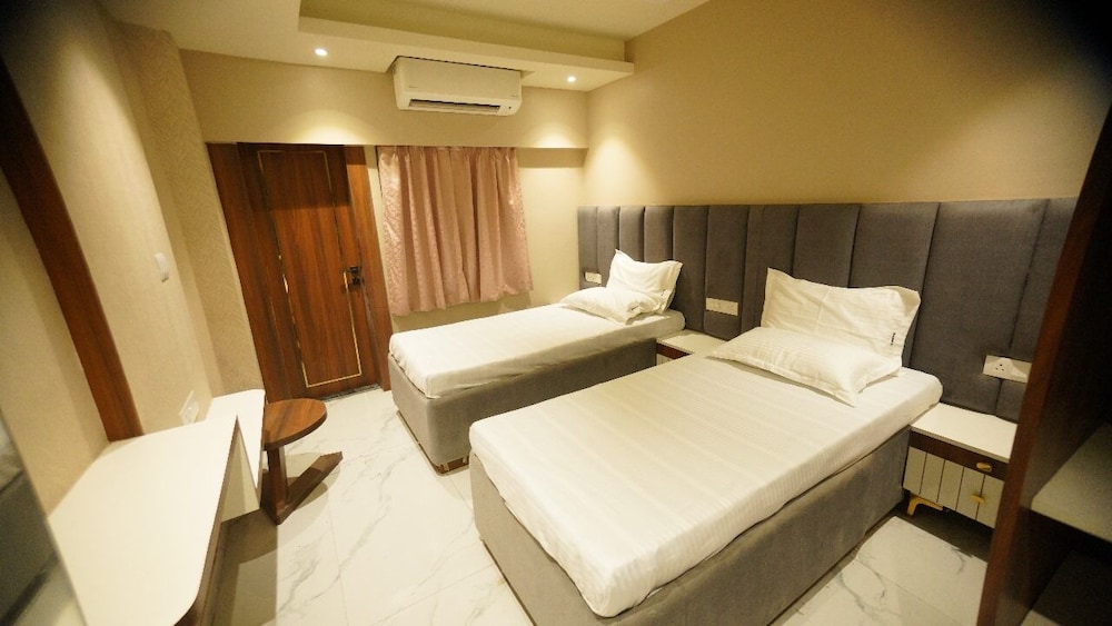 the universe hotels and banquets