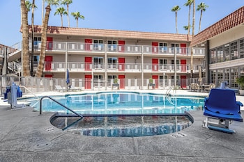 Tempe Oasis,1635 N Scottsdale Rd,2 star