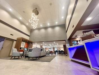 Holiday Inn Express Madison By Ihg,Near Beacon Heights Shopping Center,3 star