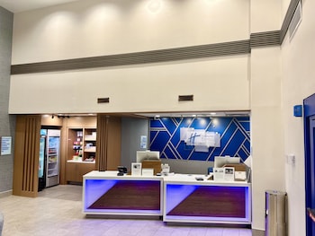 Holiday Inn Express Madison By Ihg,Near Beacon Heights Shopping Center,3 star