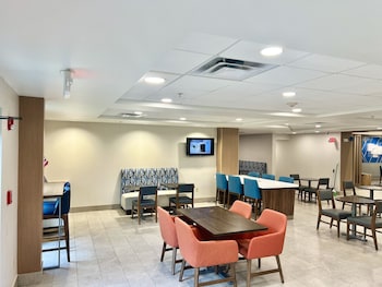 holiday inn express madison by ihg