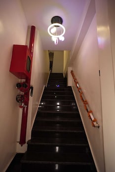 om palace inn