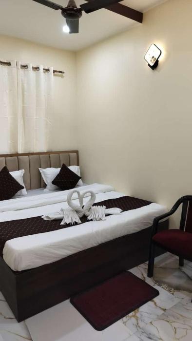 om palace inn