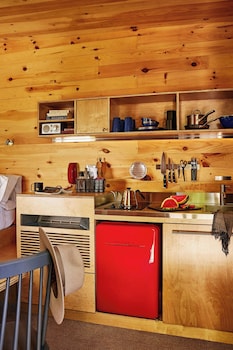 Postcard Cabins Shenandoah,,2 star