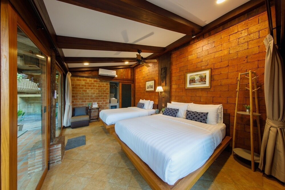 tolani riverside chiang mai villa