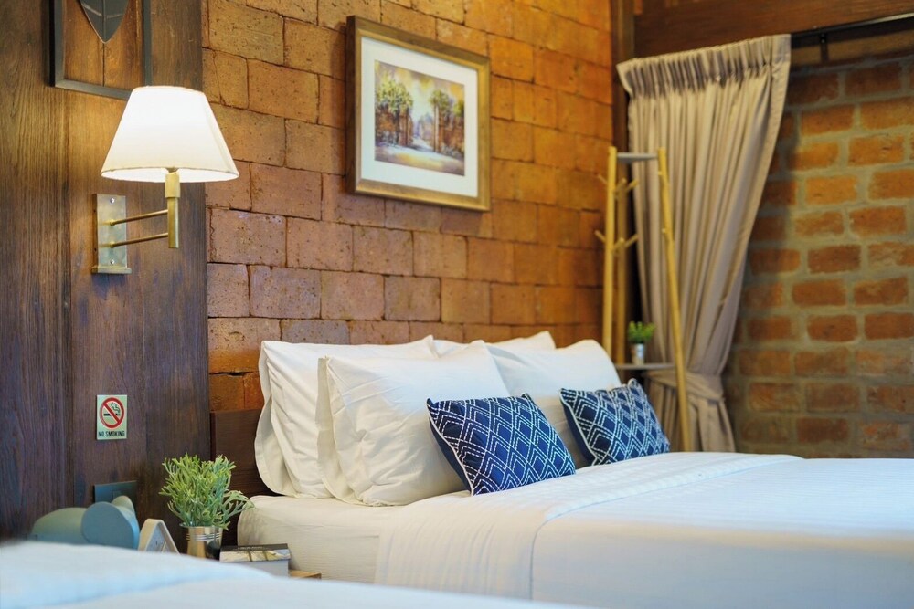 tolani riverside chiang mai villa