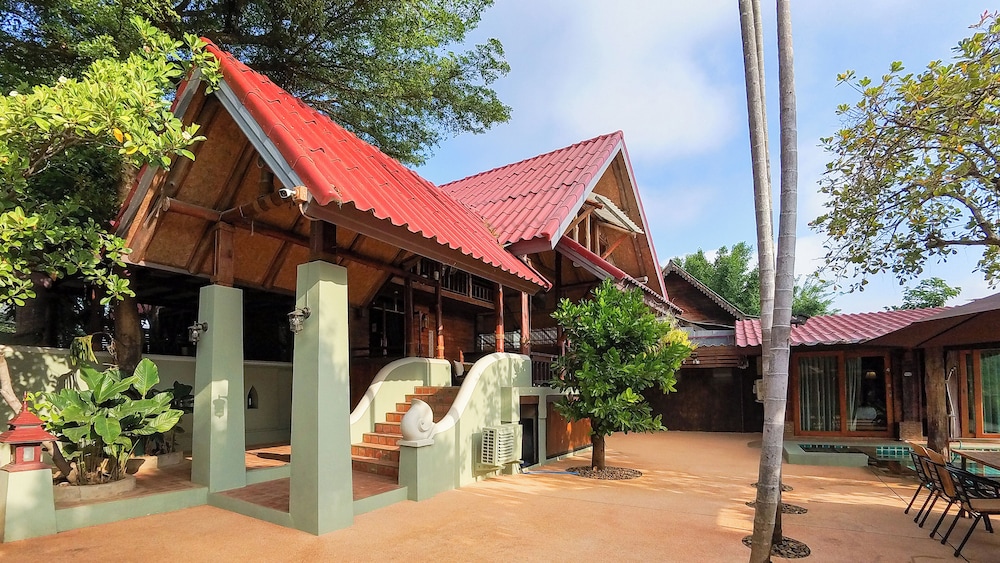 tolani riverside chiang mai villa