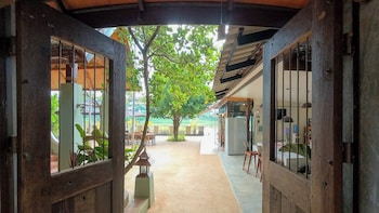 tolani riverside chiang mai villa