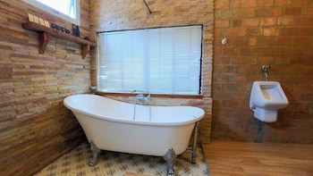 tolani riverside chiang mai villa