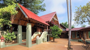 tolani riverside chiang mai villa