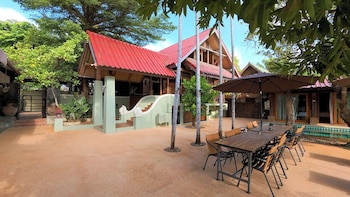 tolani riverside chiang mai villa