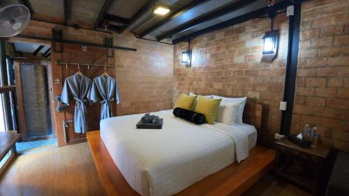 tolani riverside chiang mai villa