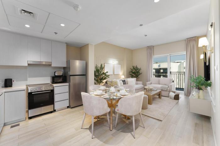 maison privee exquisite living with scenic canal vws on yas island