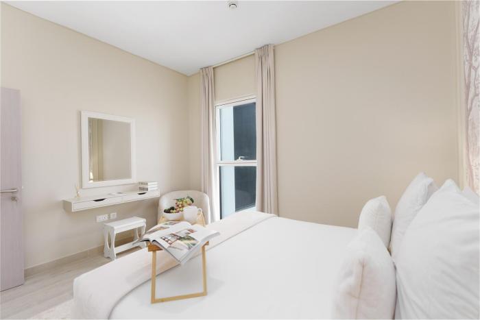 maison privee exquisite living with scenic canal vws on yas island
