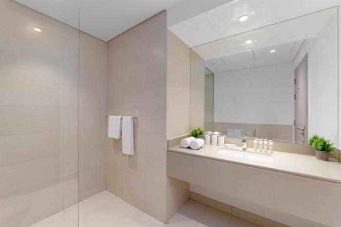 maison privee exquisite living with scenic canal vws on yas island