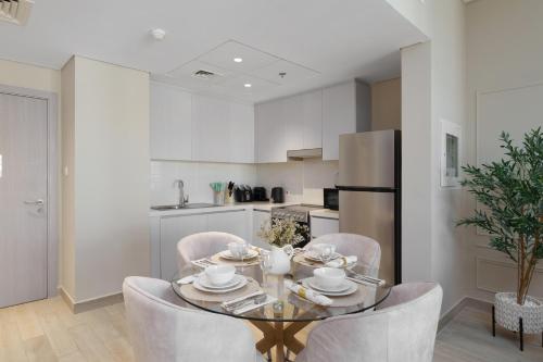 maison privee exquisite living with scenic canal vws on yas island