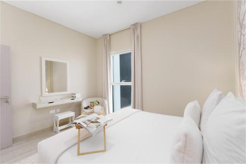 maison privee exquisite living with scenic canal vws on yas island