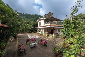 cosmicstays windchime homestay at mulshi