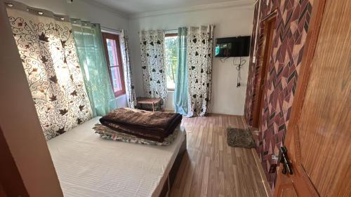 Top Hill Cottage,,4 star