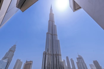 address residences dubai opera burj khalifa city views 1 2 and 3 bedroom apartment 1 minute walk to burj khalifa dubai mall dubai fountain by heaven crest