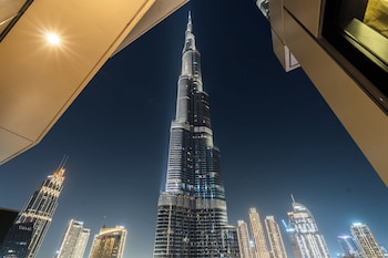 address residences dubai opera burj khalifa city views 1 2 and 3 bedroom apartment 1 minute walk to burj khalifa dubai mall dubai fountain by heaven crest
