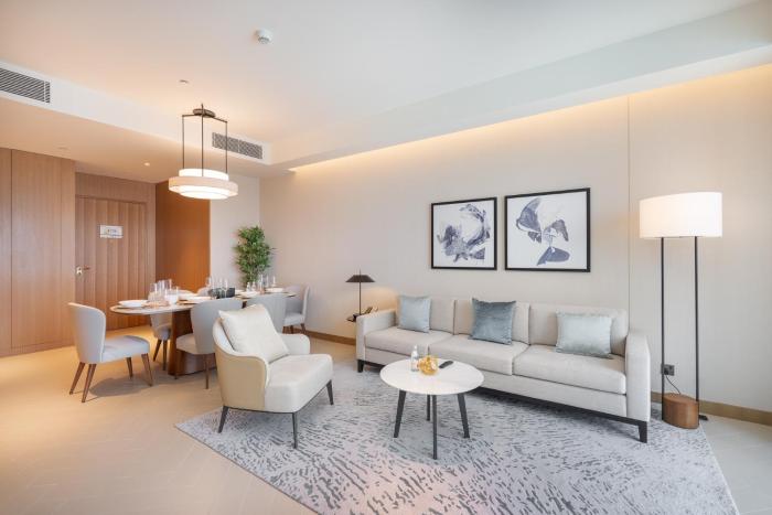 address residences dubai opera burj khalifa city views 1 2 and 3 bedroom apartment 1 minute walk to burj khalifa dubai mall dubai fountain by heaven crest