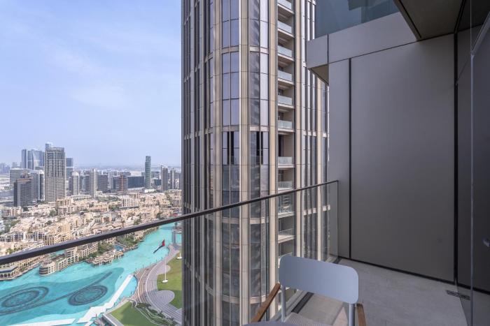 address residences dubai opera burj khalifa city views 1 2 and 3 bedroom apartment 1 minute walk to burj khalifa dubai mall dubai fountain by heaven crest