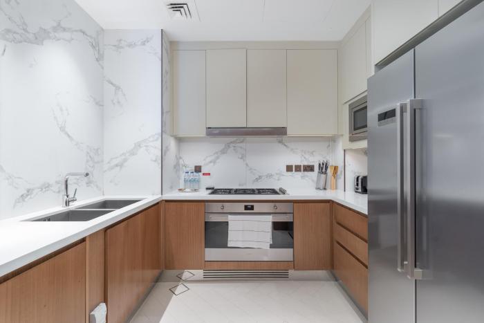 address residences dubai opera burj khalifa city views 1 2 and 3 bedroom apartment 1 minute walk to burj khalifa dubai mall dubai fountain by heaven crest