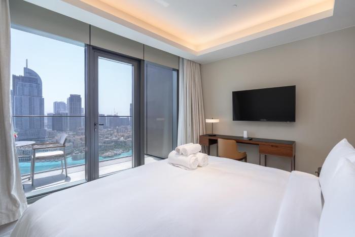 address residences dubai opera burj khalifa city views 1 2 and 3 bedroom apartment 1 minute walk to burj khalifa dubai mall dubai fountain by heaven crest