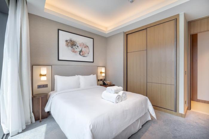 address residences dubai opera burj khalifa city views 1 2 and 3 bedroom apartment 1 minute walk to burj khalifa dubai mall dubai fountain by heaven crest