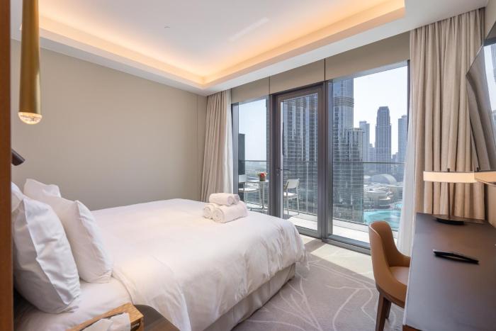 address residences dubai opera burj khalifa city views 1 2 and 3 bedroom apartment 1 minute walk to burj khalifa dubai mall dubai fountain by heaven crest