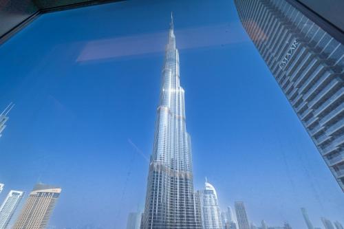address residences dubai opera burj khalifa city views 1 2 and 3 bedroom apartment 1 minute walk to burj khalifa dubai mall dubai fountain by heaven crest