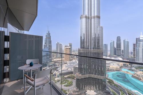 address residences dubai opera burj khalifa city views 1 2 and 3 bedroom apartment 1 minute walk to burj khalifa dubai mall dubai fountain by heaven crest