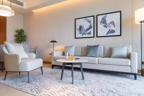 address residences dubai opera burj khalifa city views 1 2 and 3 bedroom apartment 1 minute walk to burj khalifa dubai mall dubai fountain by heaven crest