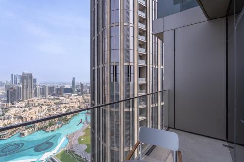 address residences dubai opera burj khalifa city views 1 2 and 3 bedroom apartment 1 minute walk to burj khalifa dubai mall dubai fountain by heaven crest