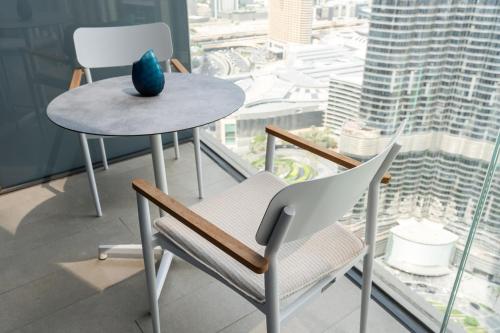 address residences dubai opera burj khalifa city views 1 2 and 3 bedroom apartment 1 minute walk to burj khalifa dubai mall dubai fountain by heaven crest