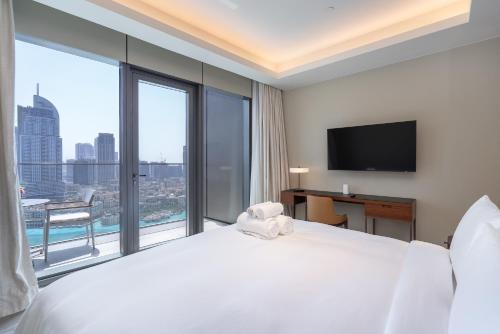 address residences dubai opera burj khalifa city views 1 2 and 3 bedroom apartment 1 minute walk to burj khalifa dubai mall dubai fountain by heaven crest