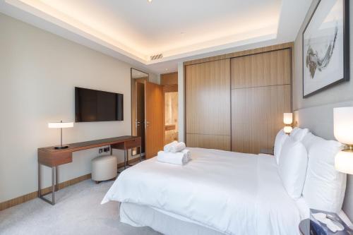 address residences dubai opera burj khalifa city views 1 2 and 3 bedroom apartment 1 minute walk to burj khalifa dubai mall dubai fountain by heaven crest