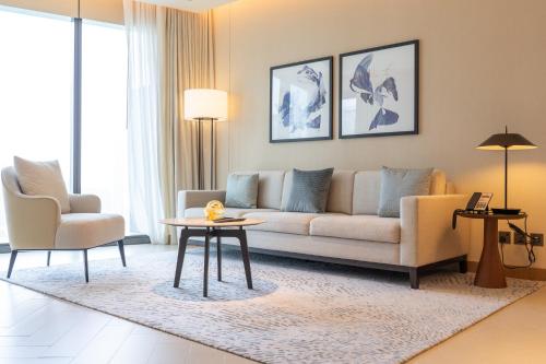 address residences dubai opera burj khalifa city views 1 2 and 3 bedroom apartment 1 minute walk to burj khalifa dubai mall dubai fountain by heaven crest