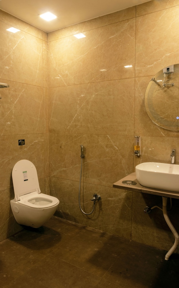 sandal wood villa by 97royalvista