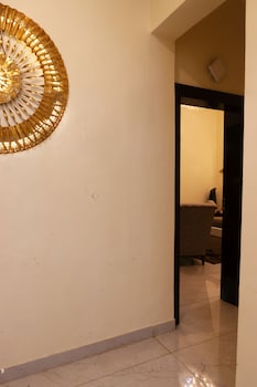 sandal wood villa by 97royalvista